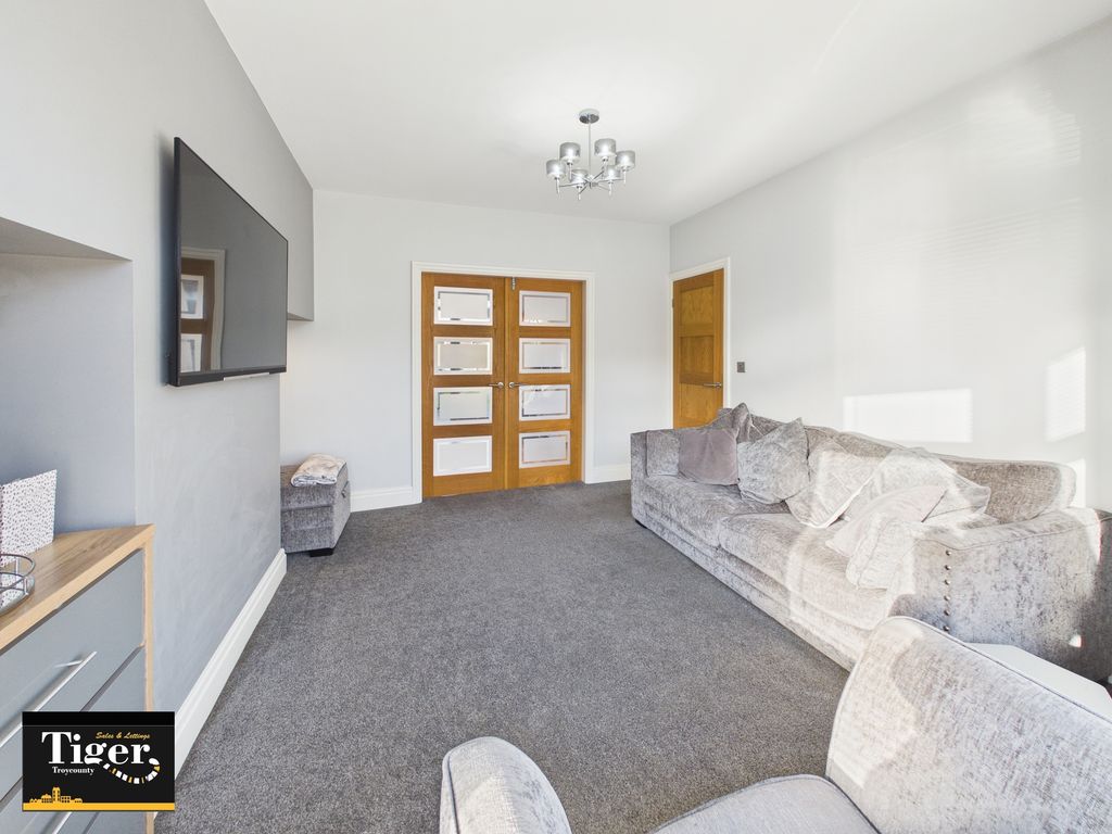 Property photo 3 of 30 Cam03440G0-Pr0544-Still007