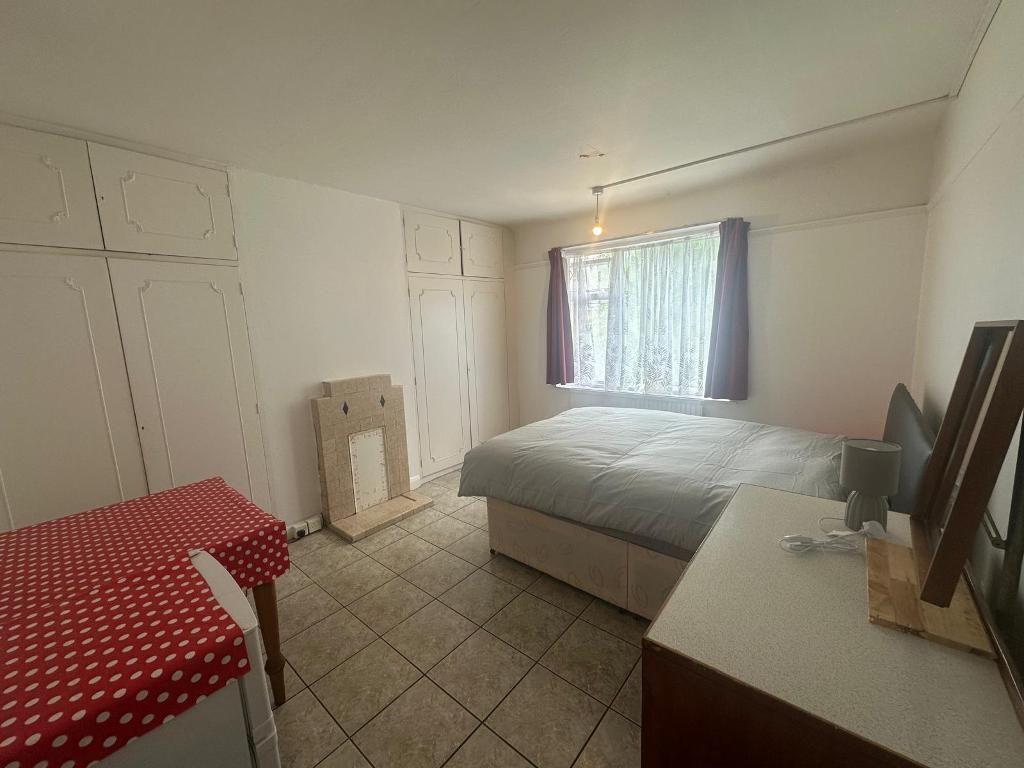 Property photo 1 of 3