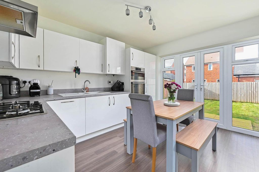 Property photo 3 of 13 Kitchen