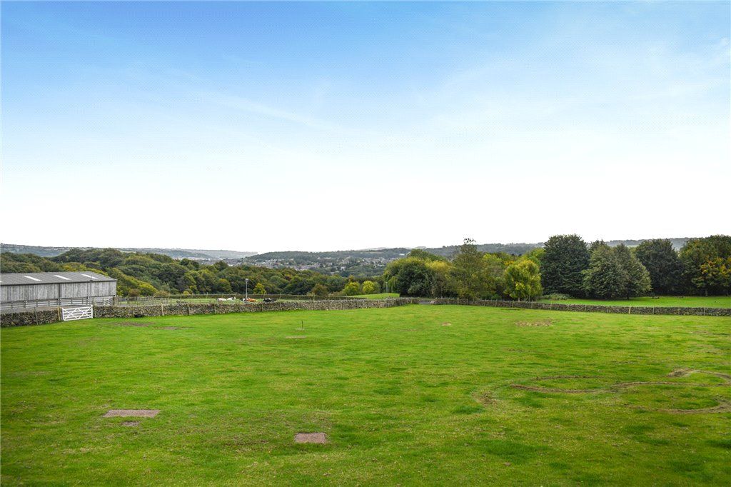 Property photo 2 of 26 Local Setting