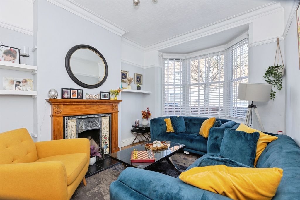 Property photo 3 of 15