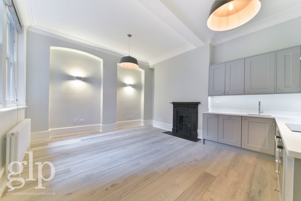 Property photo 3 of 13 970555