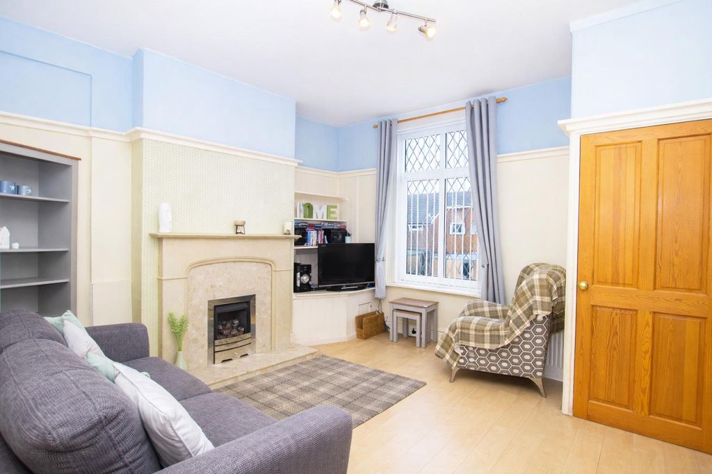 Property photo 2 of 9