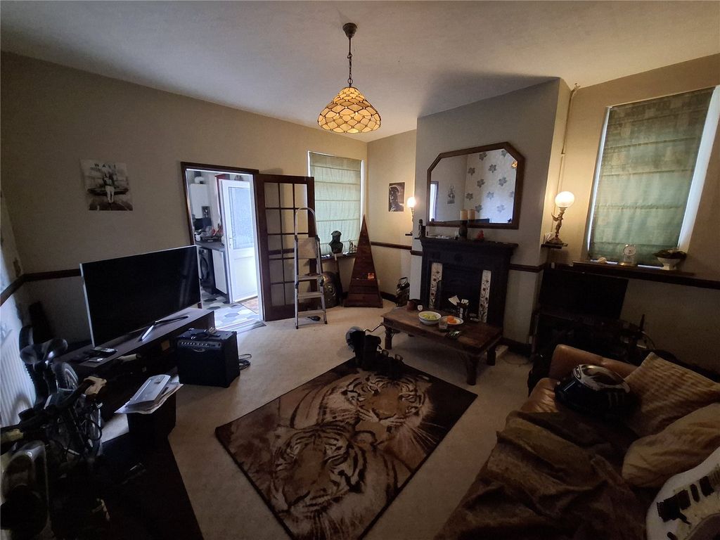 Property photo 2 of 10 Living Room