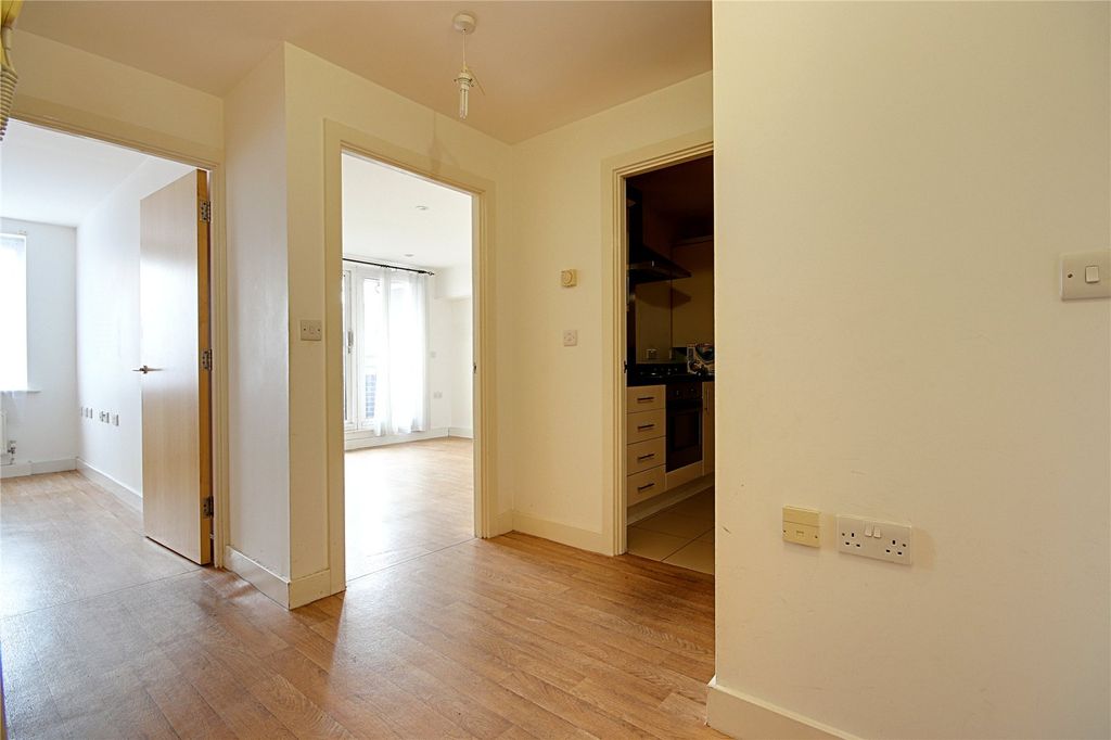 Property photo 3 of 11 Picture No. 12