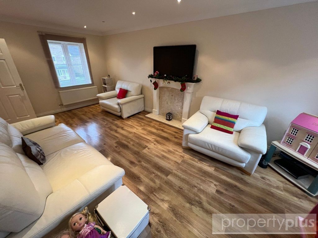 Property photo 3 of 21 Picture No. 08