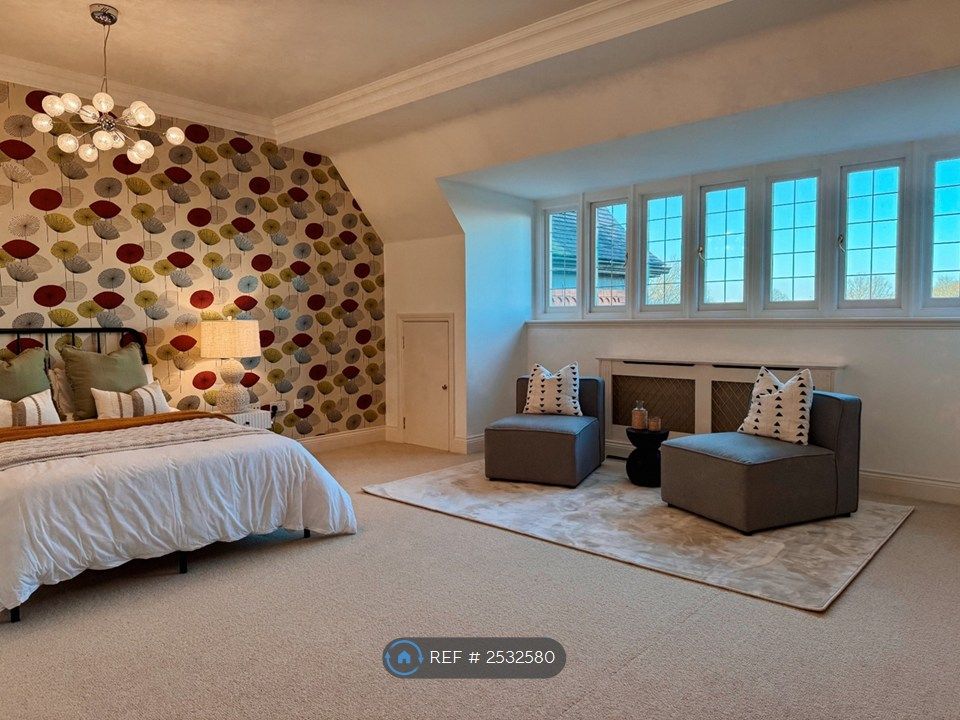 Property photo 2 of 27
