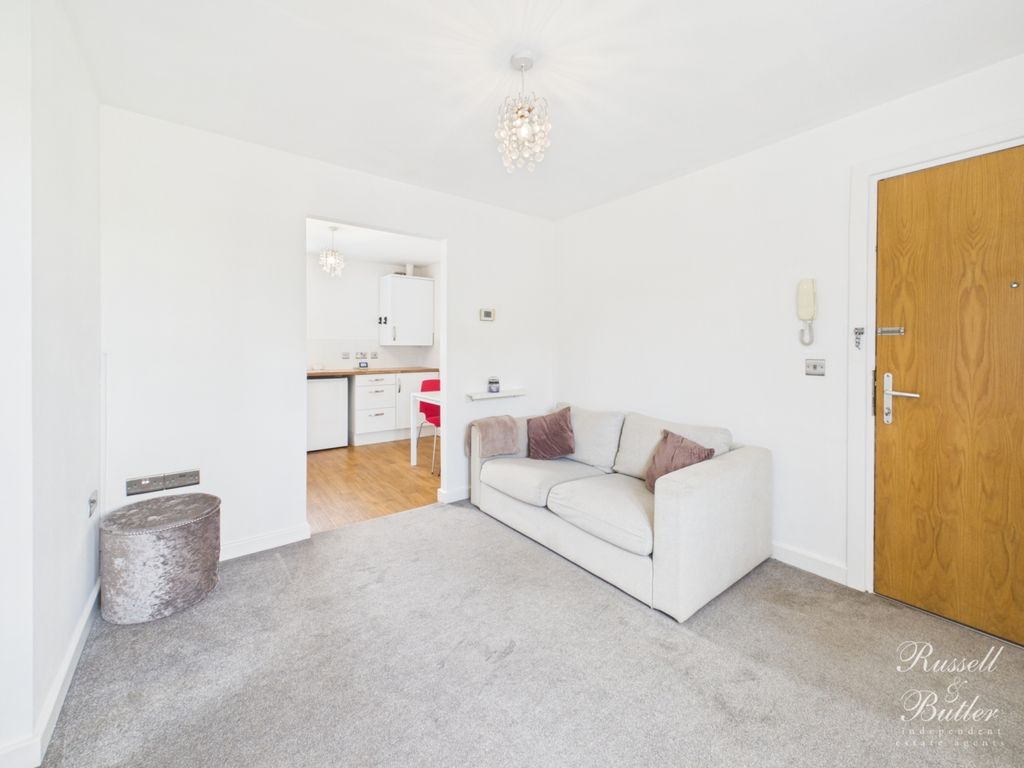 1 bed flat for saleShetland, Buckingham, Buckinghamshire MK18 photo 4