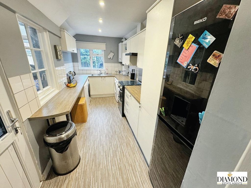 Property photo 3 of 13 Kitchen