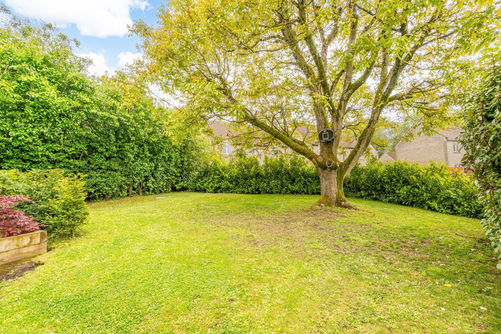 Property photo 2 of 23