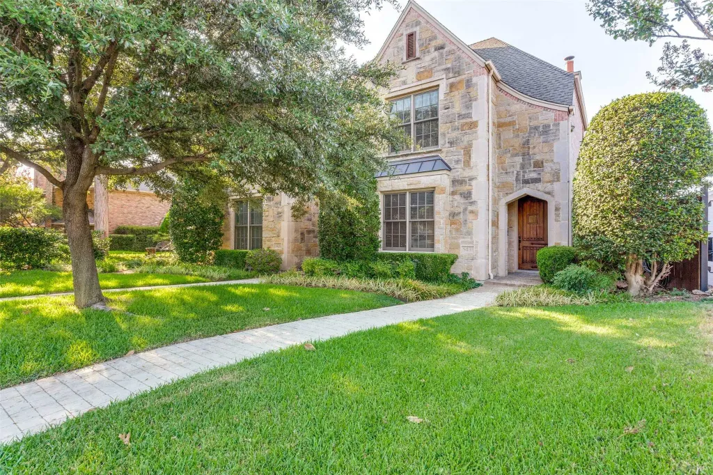Property photo 1 of 25