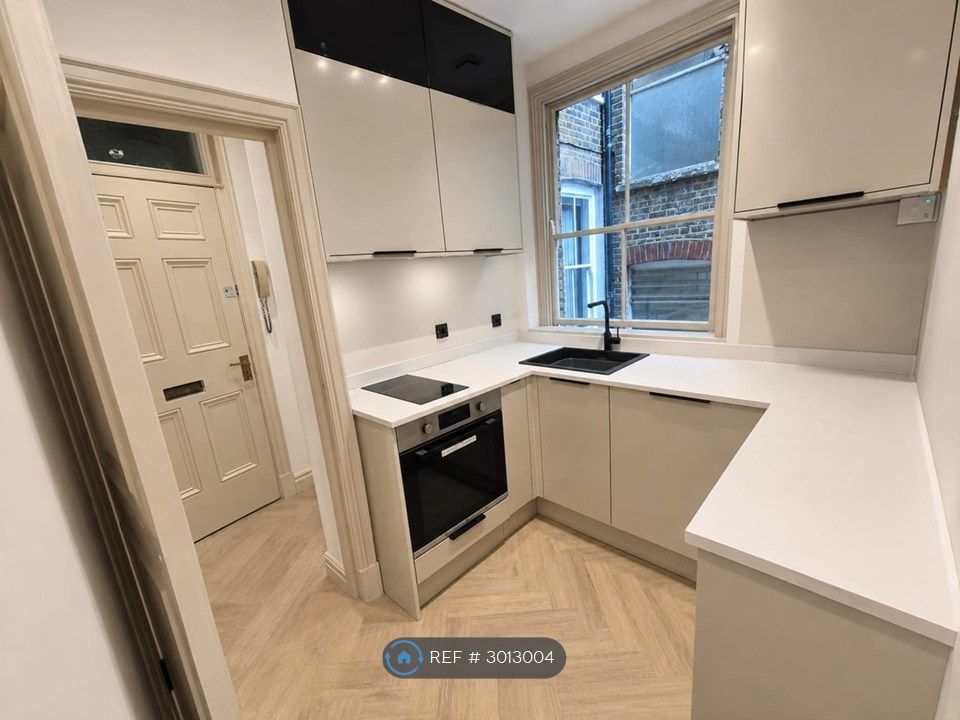 Property photo 1 of 11 Kitchen