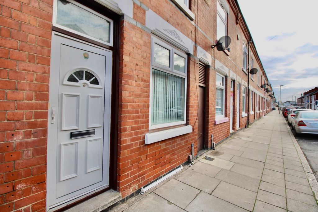 Property photo 2 of 15 Front Of House