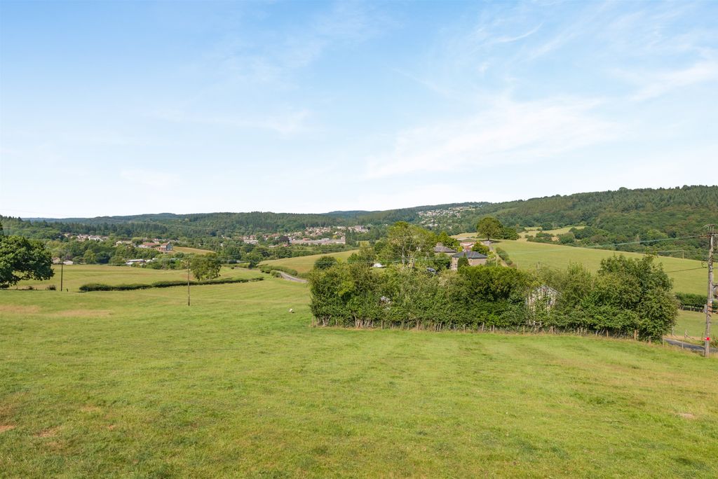 Property photo 2 of 31