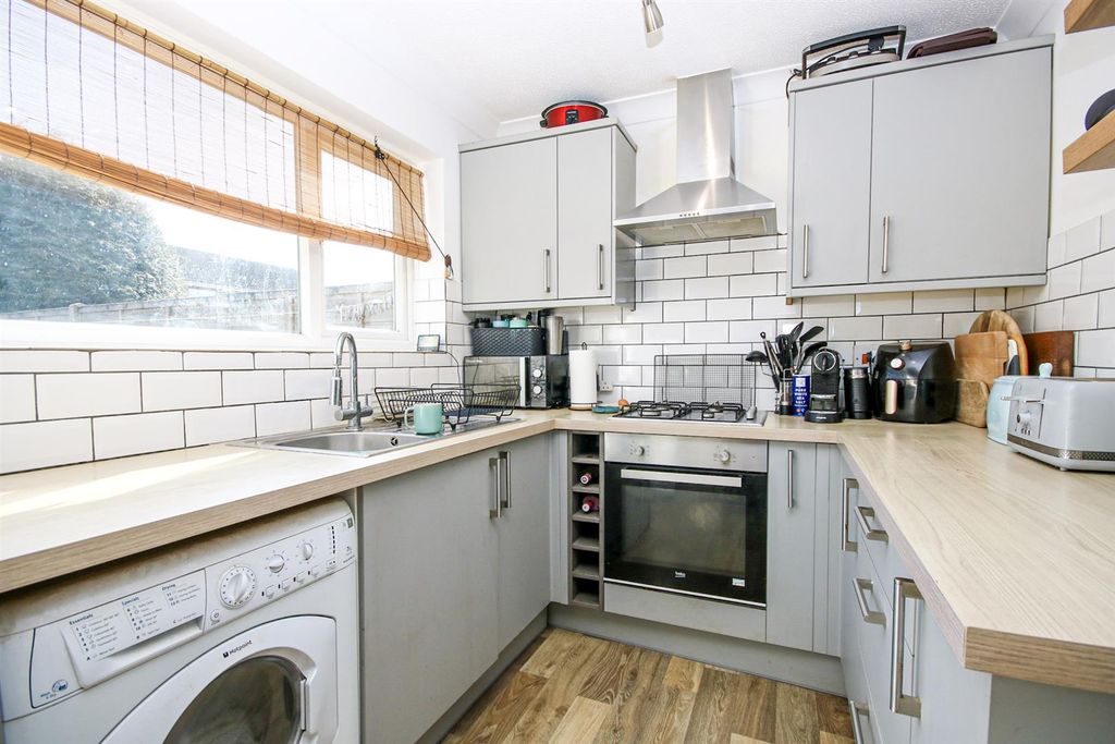 Property photo 2 of 16 13-Img_7159.Jpg