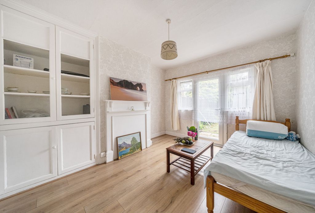 Property photo 3 of 11 1333701-14-688Cae...