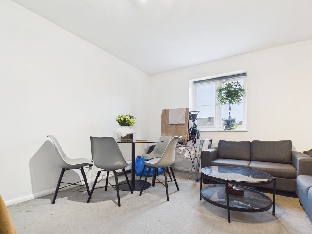 Property photo 1 of 9 Photo 14