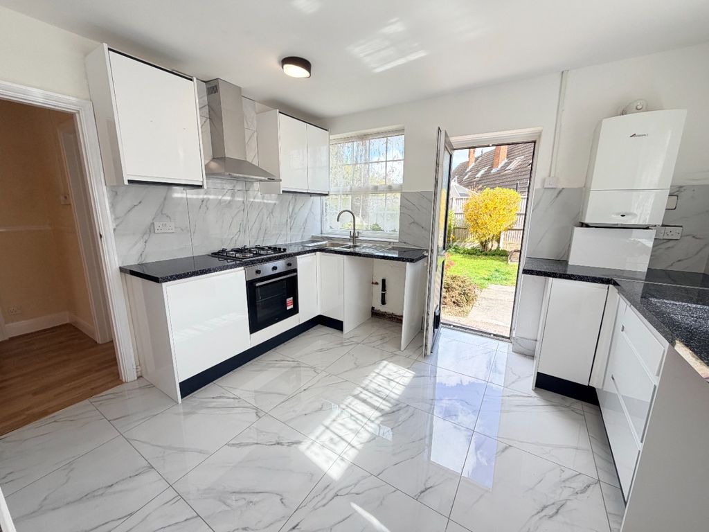 Property photo 2 of 12 5084441