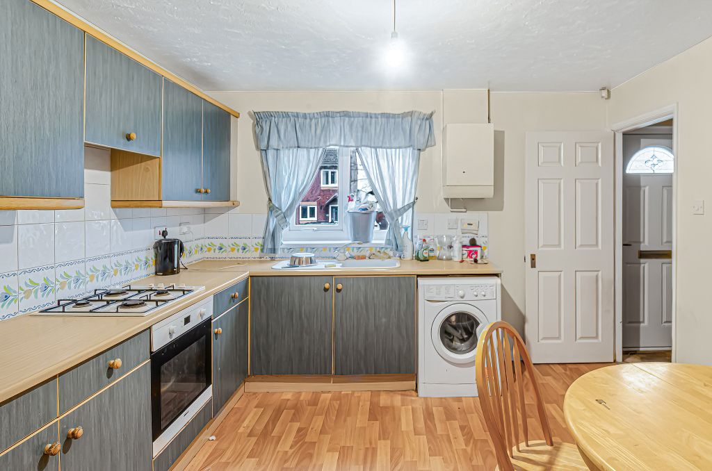 Property photo 3 of 13 Advert  (2)