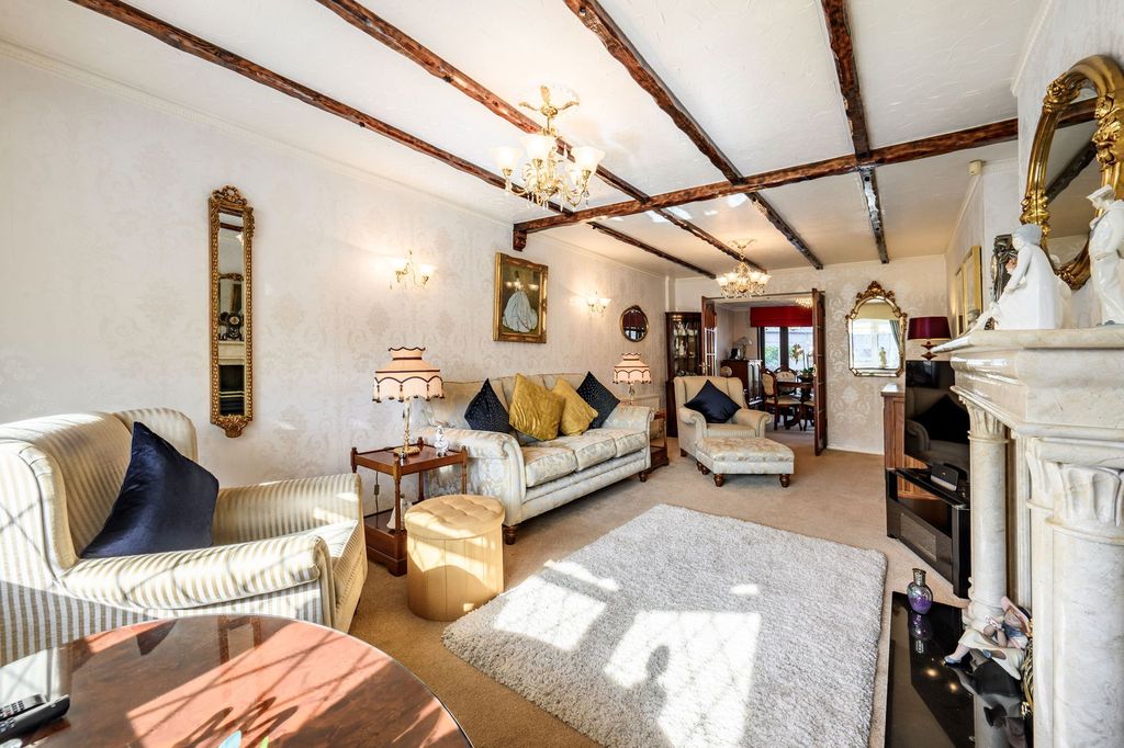 Property photo 2 of 34