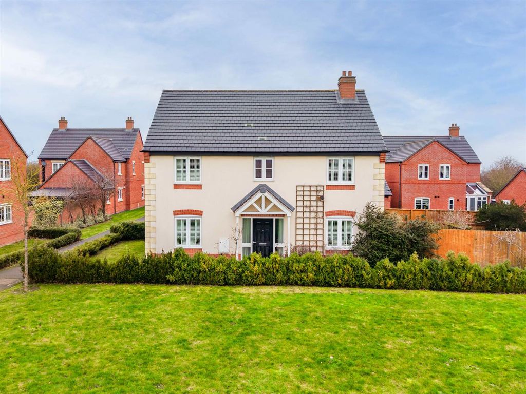 Property photo 1 of 22 8 Brackendale Close-10.Jpg