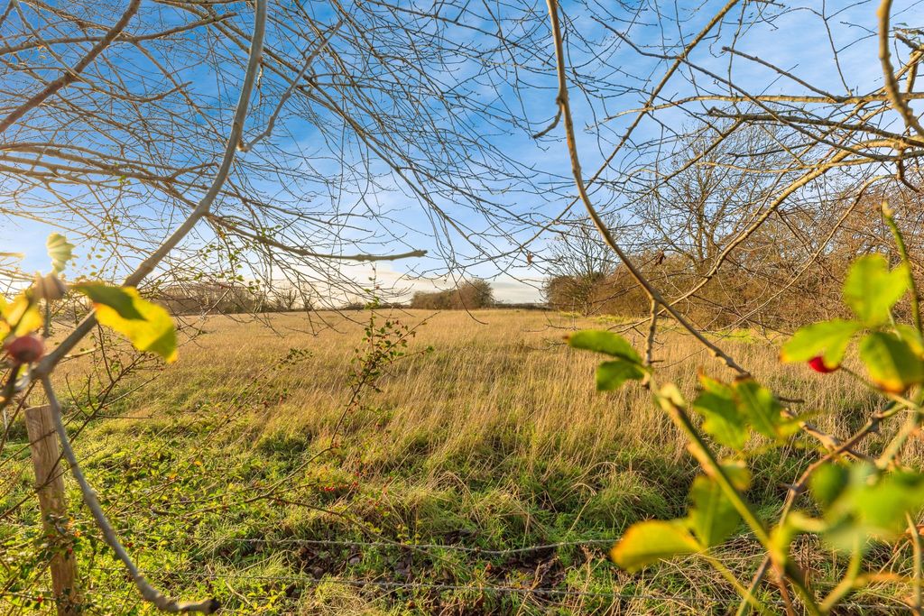 Property photo 2 of 28 36_St_Martins_Way-33