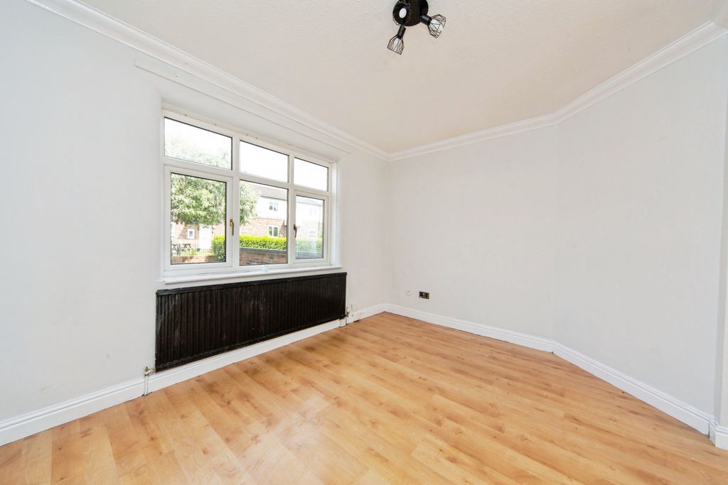 Property photo 3 of 27