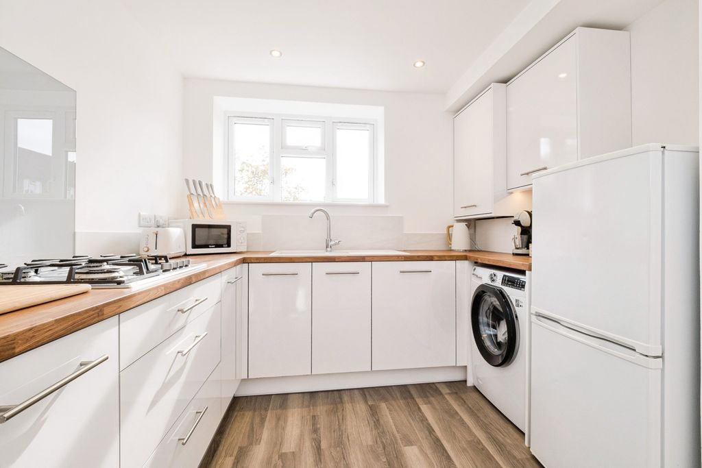 Property photo 2 of 15 Kitchen