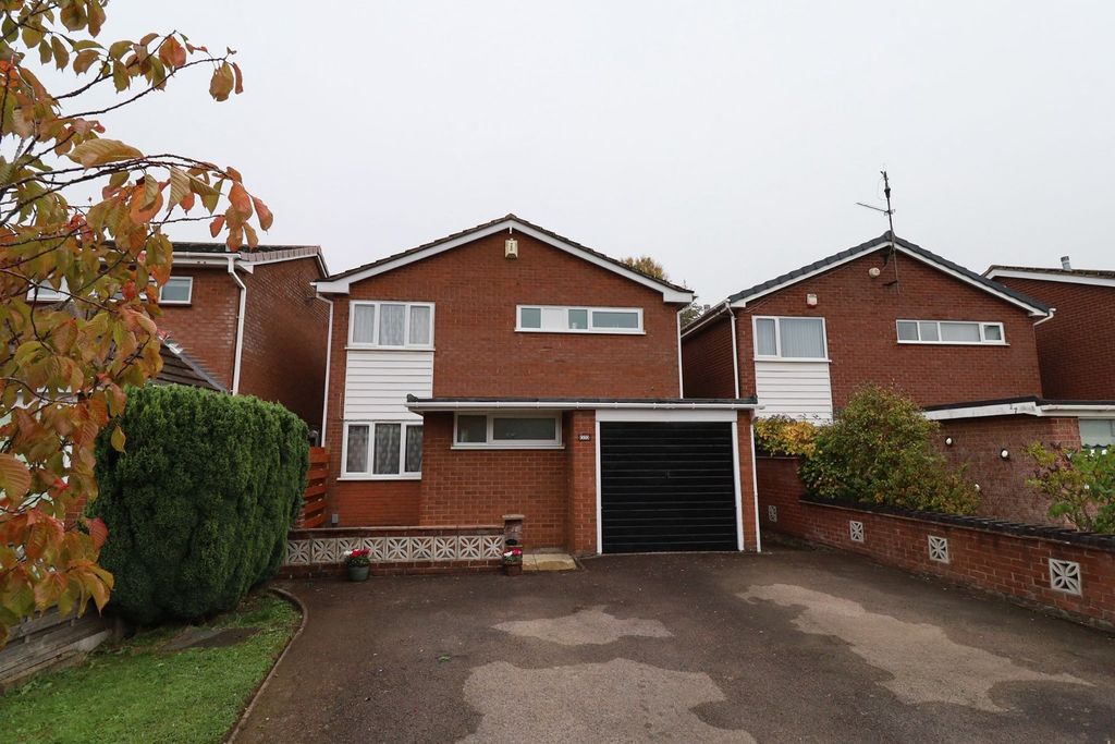 Property photo 1 of 21 Front