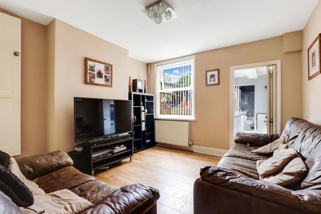 Property photo 2 of 14