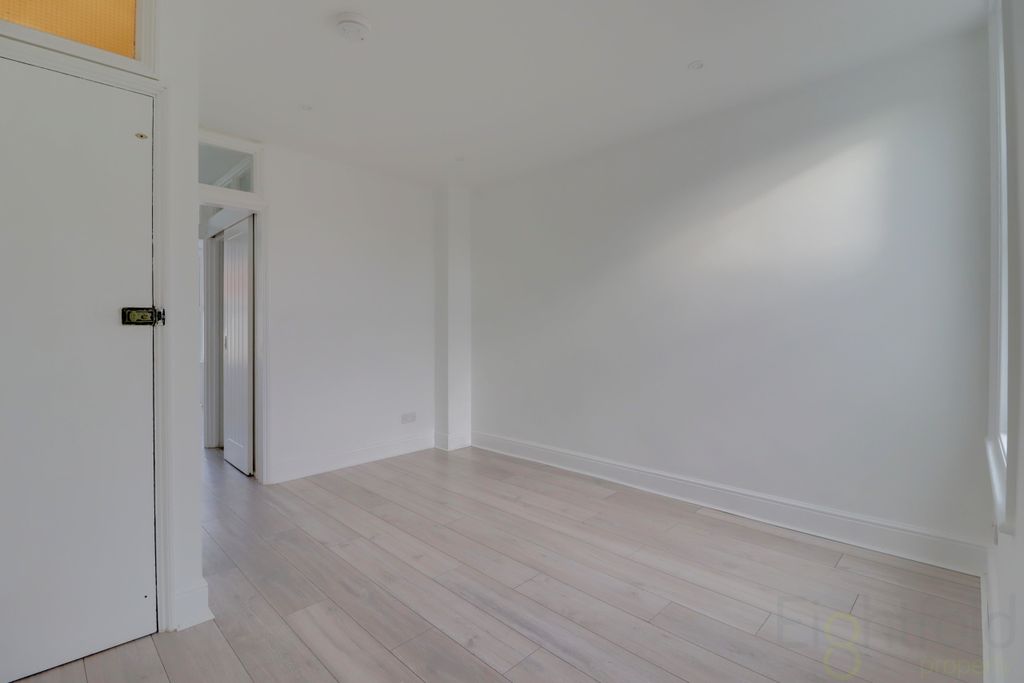 Property photo 1 of 8 Img_1852-Img_1854