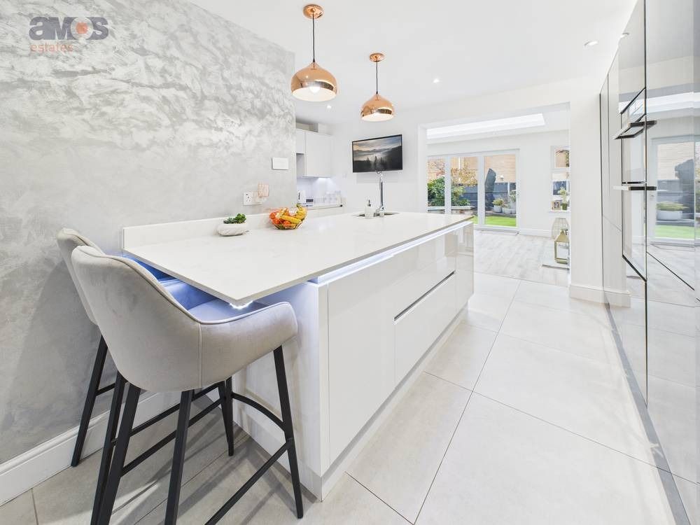 Property photo 3 of 25 4646845