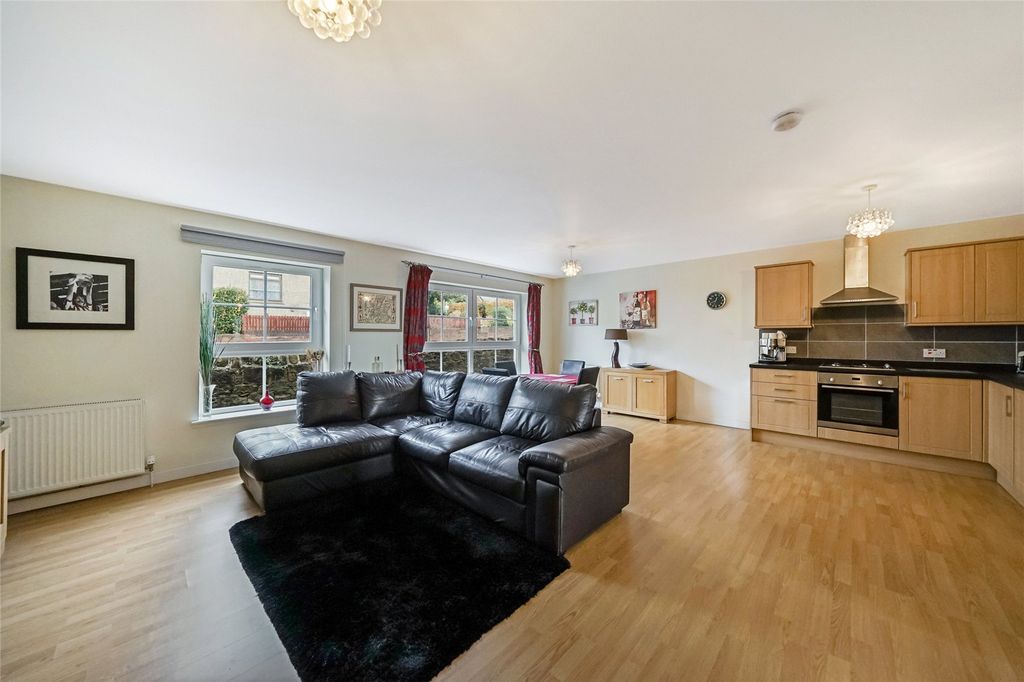 Property photo 2 of 18 Picture No. 05