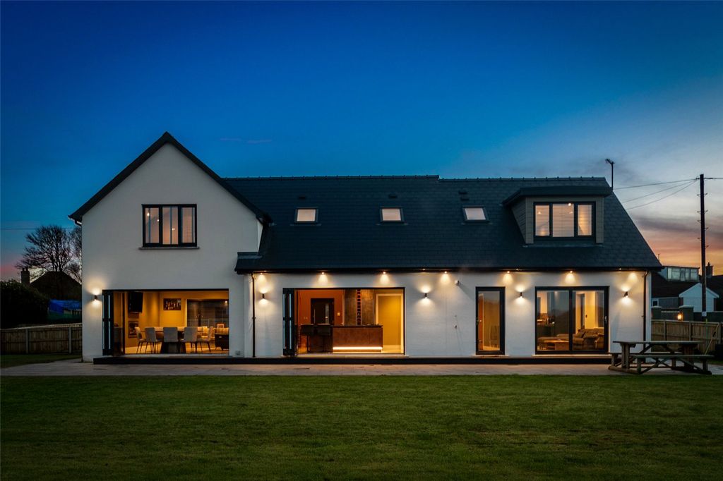 Property photo 2 of 50 Picture No. 27