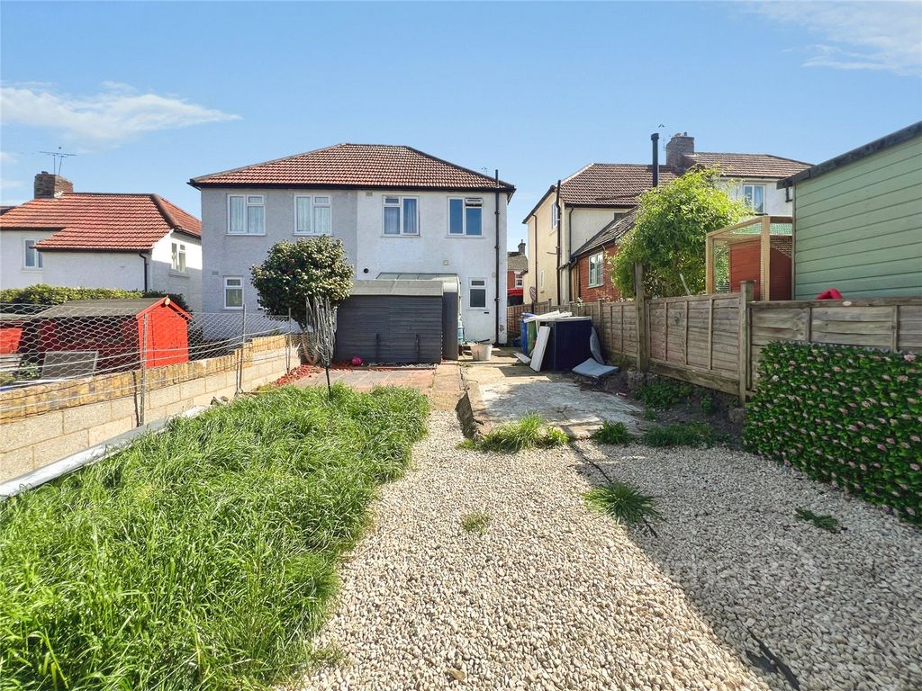 Property photo 2 of 18 Picture No. 17