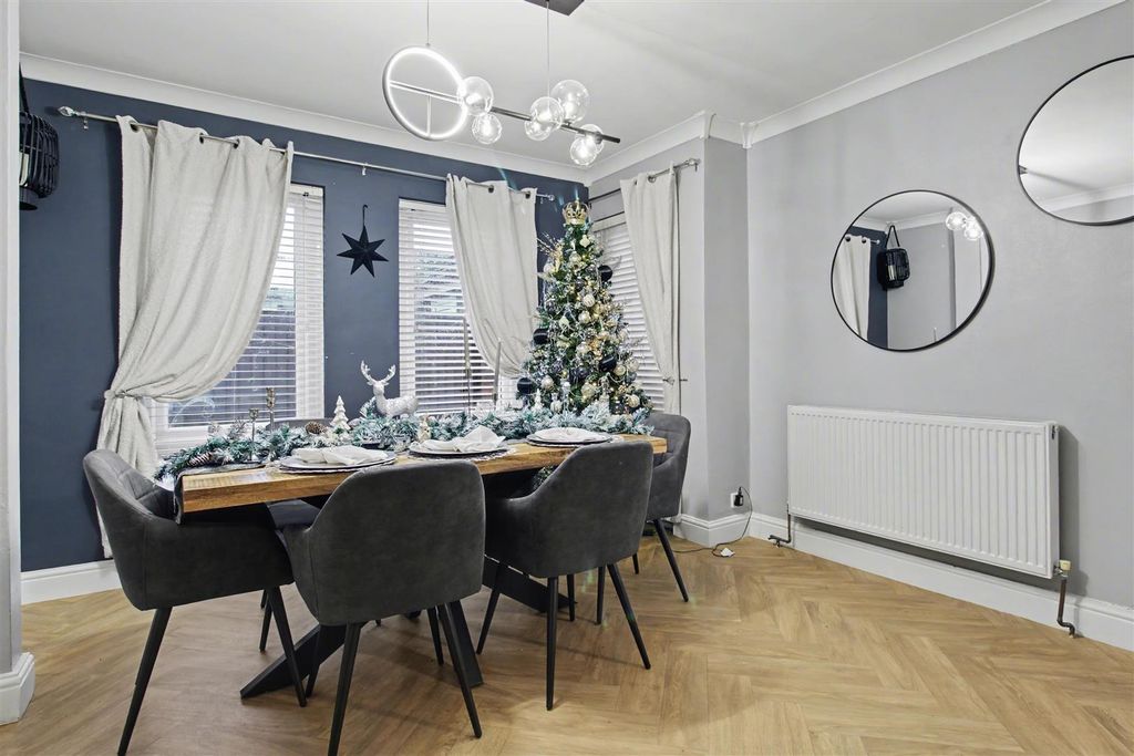 Property photo 2 of 26 Dinging Room