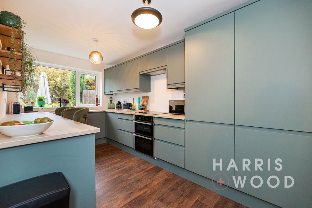 Property photo 2 of 34 4590584