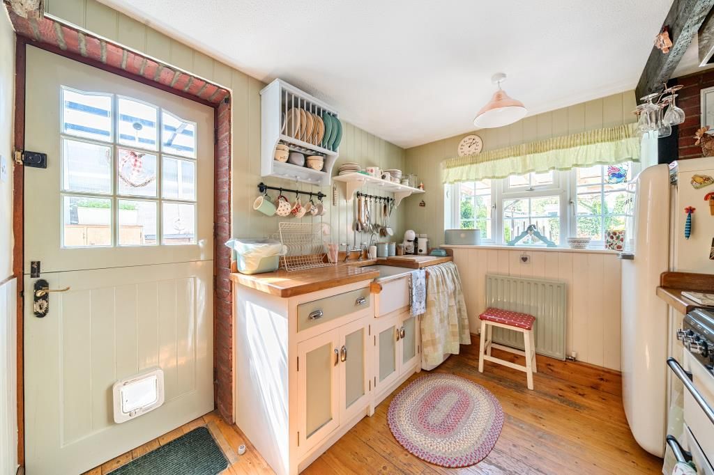 Property photo 2 of 20 Kitchen