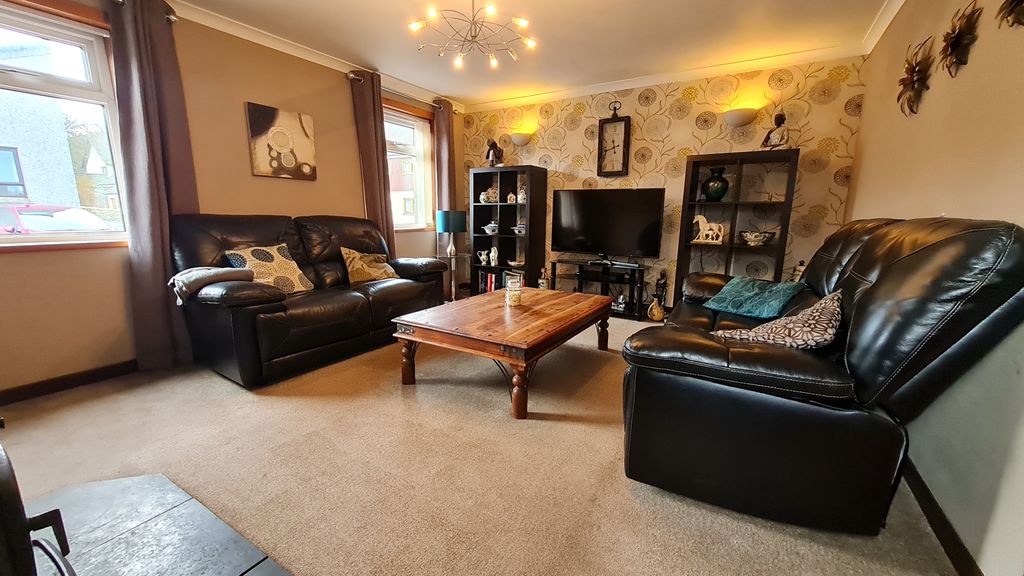 Property photo 3 of 27