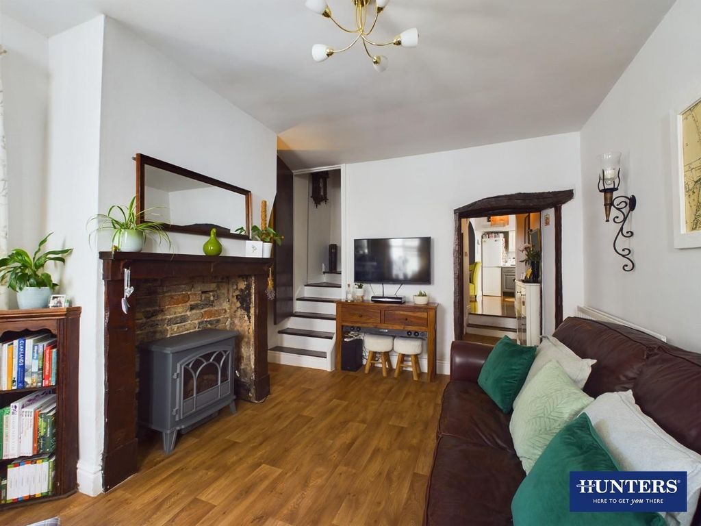 Property photo 3 of 19 Living Room