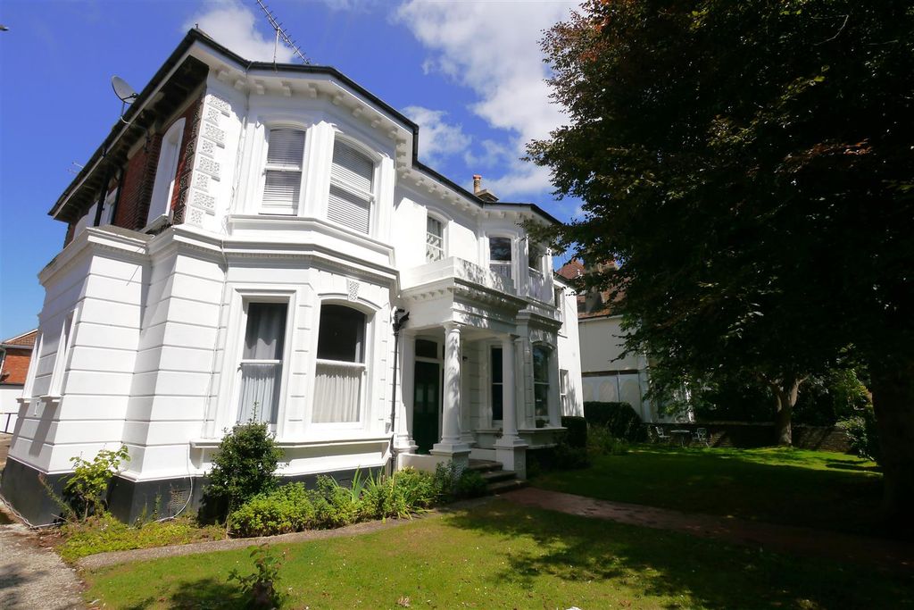 Property photo 1 of 9 Front 3.Jpg