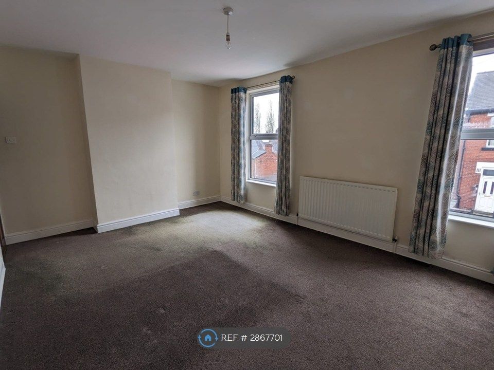 Property photo 2 of 7 Master Bedroom