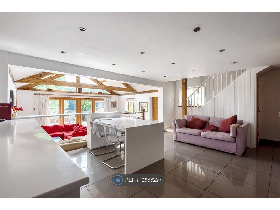 Property photo 3 of 34