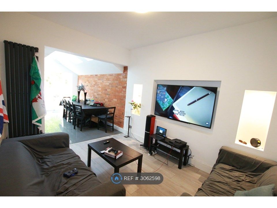 Property photo 2 of 12