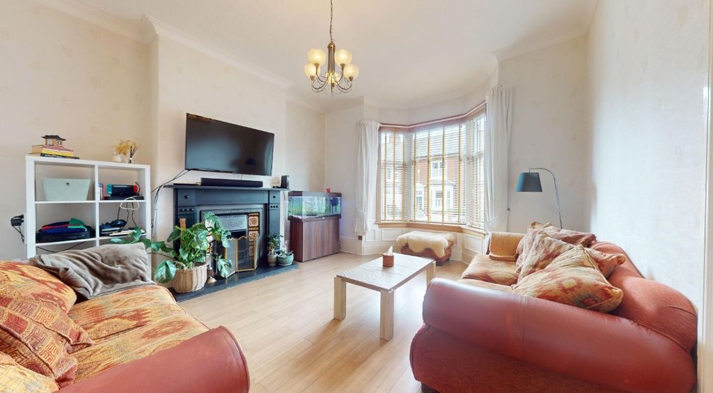 Property photo 2 of 34 4634542