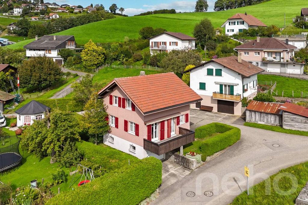 Property photo 2 of 13