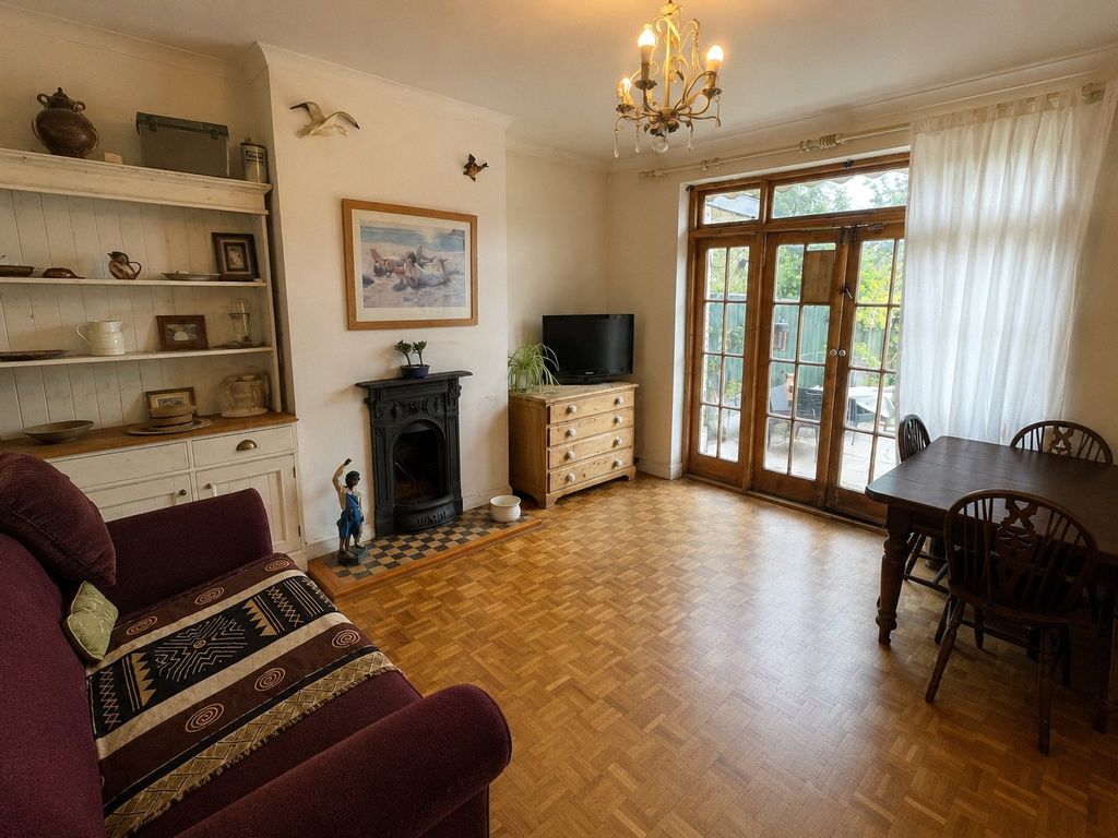 Property photo 3 of 9 Dining Room
