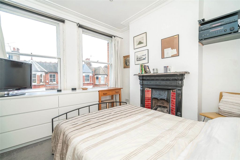 Property photo 3 of 21 Bedroom 1 A