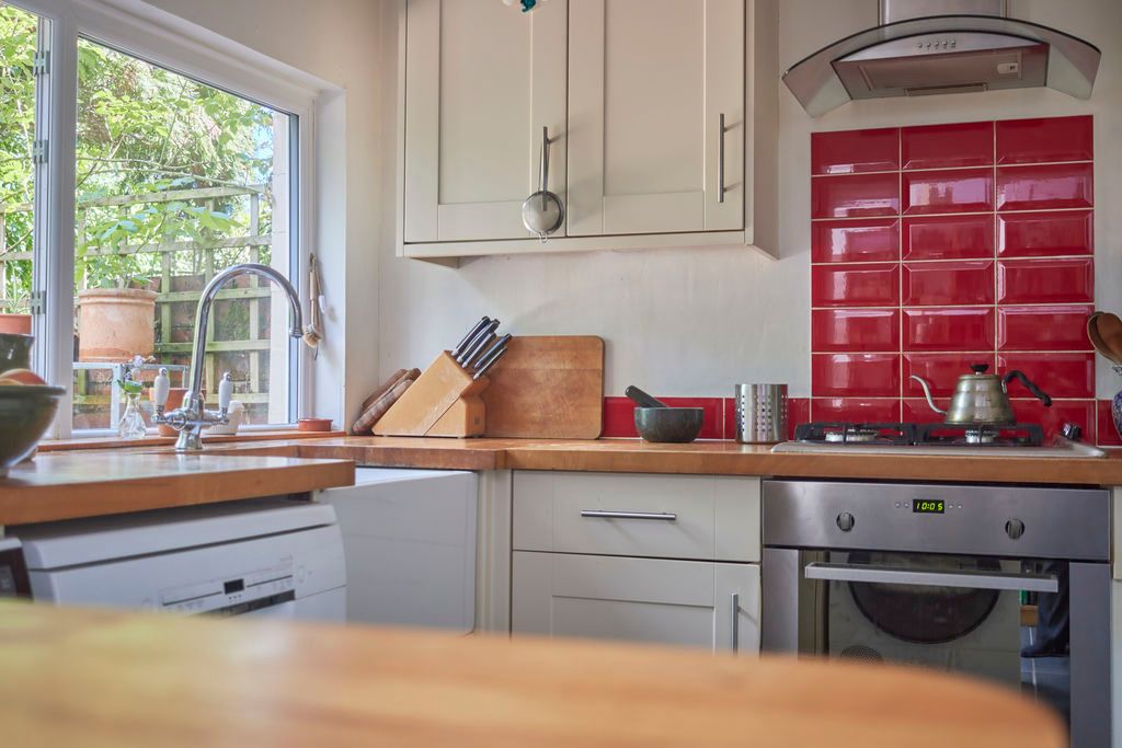 Property photo 3 of 18 Kitchen