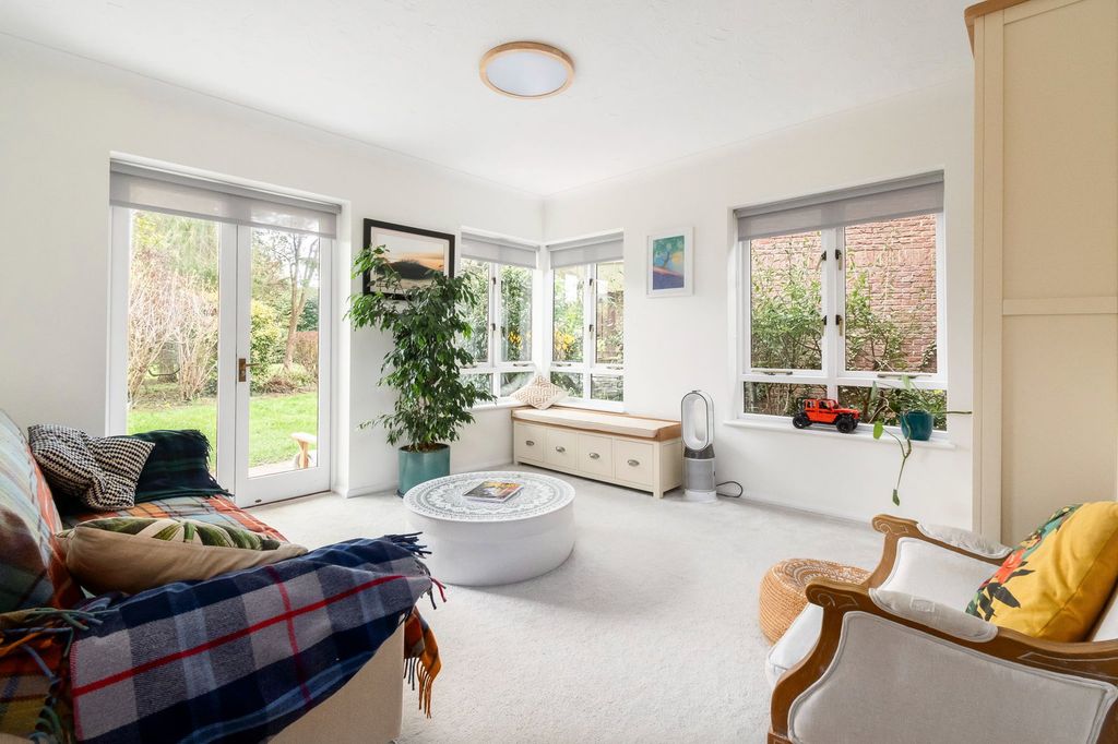 Property photo 2 of 21